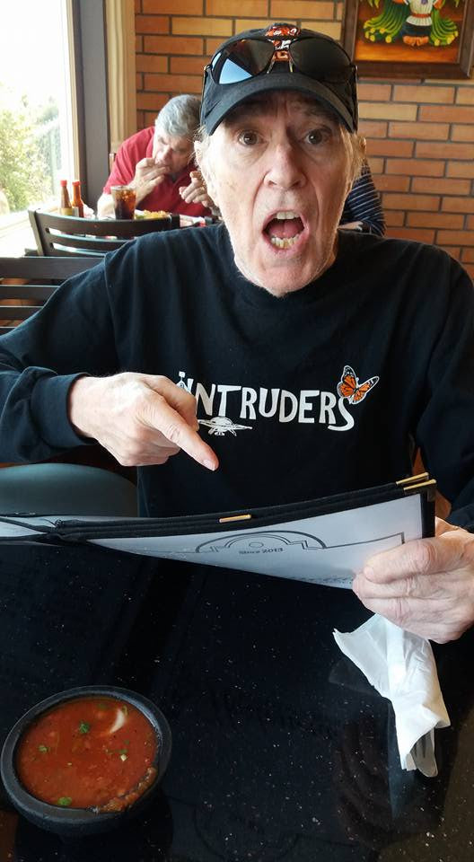 Intruders T-Shirts - short sleeved